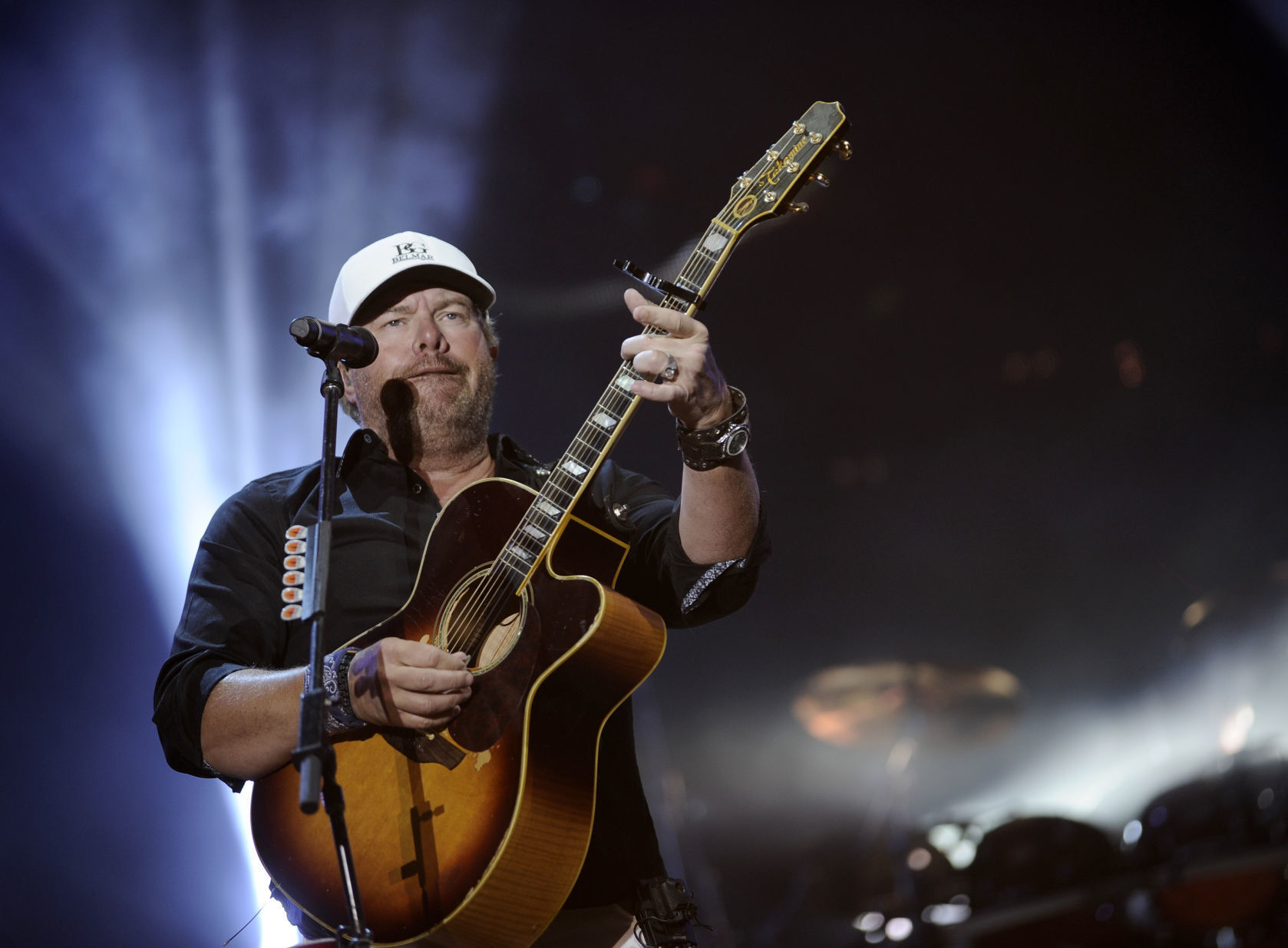 COUNTRY THUNDER SATURDAY